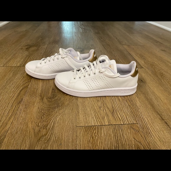 White Adidas - Picture 2 of 5